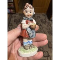 Девочка. Бисквит.