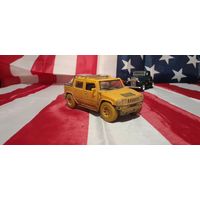 Машинка (модель) Kinsmart Hummer H2 SUT в масштабе 1:36 с имитацией грязи