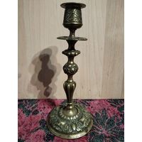Старинный подсвечник.