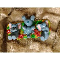 Киндер Макси Вешалка бегемоты