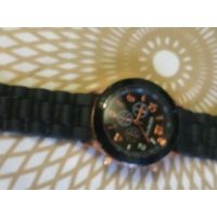 Часы наручные с ремешком GENEVA  ,   тикают. Состояние на скане.