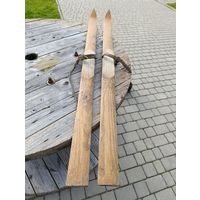 Старые лыжи