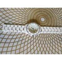 Часы наручные с браслетом CHANEL . В ремонт,коллекцию,на запчасти. Состояние на скане.