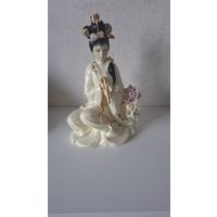 Антикварная Фарфоровая фигура - Гейша. Повреждения.