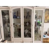 Продаю витрину с подсветкой
