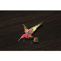 Металлическая брошь в виде птицы "Колибри".