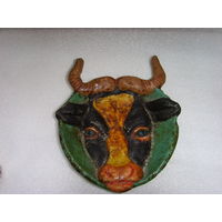 Пепельница  старинная . Тяжелая . Бык . Голова быка . Редкая в цвете