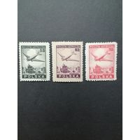 Польша 1946 Неполная серия марок "Авиапочта: самолет над Варшавой" (чистая*, есть наклейки) Mi.428-429,431 каталог 3.00 евро