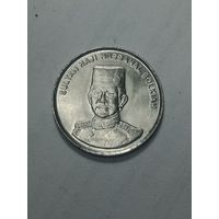 Бруней 10 сенов 2004 года .