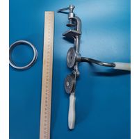 Машинка для раскатки крышек СССР.