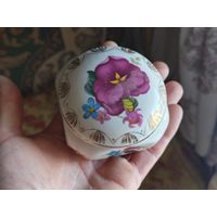 Фарфоровая шкатулка