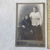 Фотография на паспарту. Мещанки. Фото Ивана Данилова. Москва. Российская империя.