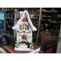 Домик-подсвечник фарфоровый.