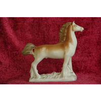 Статуэтка фарфоровая  " Лошадь  ЗХК Полонне    ( целая )