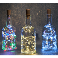 Светодиодная гирлянда  с основанием имитирующем винную пробку. Длинна 2 м., на батарейках, на 20 LED светодиодов. Цвета:  красный,  желтый,    синий,  цветовая система RGB (разноцветны