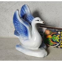 Статуэтка лебедь