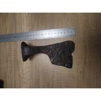 Топор  крепыш.