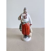 СТАТУЭТКА ФАРФОРОВАЯ  "КАРАСЬ". РЕДКИЙ ВАРИАНТ!!! НЕБОЛЬШОГО РАЗМЕРА - 16*7*5 СМ. 1976-1991 ГОДА. КИЕВ. КЭКХЗ. УКРАИНА.  СМ.ФОТО И ОПИСАНИЕ.