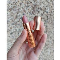 Помада Charlotte Tilbury K.I.S S I.N.G Satin Shine Lipstick в оттенке Pillow Talk Fair (полноразмерная, из набора, без коробочки)