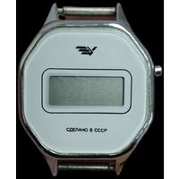 Часы электронника. СССР. Нечастые. Состояние корпуса!