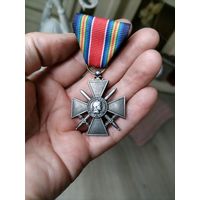 Крест с мечами