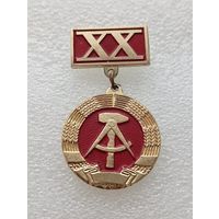 Значок ГДР. 20 лет со дня основания. #-VI-06