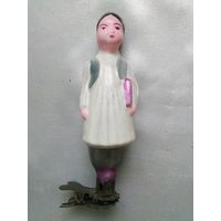 Узбечка с книгой из набора Дружба народов.Каталог.