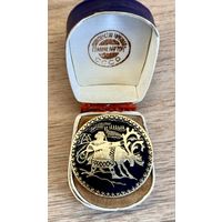 Брошь. Брошь-значок