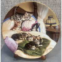 Декоративная тарелка Kahla Германия. В небесной кровати. Из серии Самые красивые места для отдыха. 1994 год. 20 см.