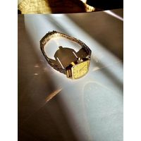 Винтaжныe жeнcкие механичеcкие чaсы Зaря (5БЮ, 583, 00028)