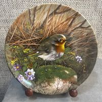 Декоративная настенная тарелка Tirschenreuth Малиновка на обочине дороги. Германия 1990 год. 19.5 см