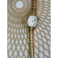 Часы наручные  с браслетом ЛУЧ  . В ремонт,коллекцию,на запчасти. Состояние на скане.