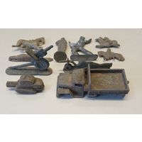 Игрушки оловянные.