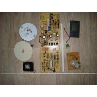 Платы с радиодеталями.