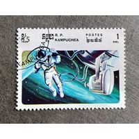 Марка Камбоджа 1985 год Космос