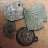 Часть пряжки знак сО швейной машинки и прочее