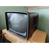 Старый телевизор "Неман" 50-60 гг. Как новый, не вскрывался.