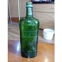 Бутылка от Чешского ликера знаменитого чешского ликера Becherovka, производимого в Карловых Варах.