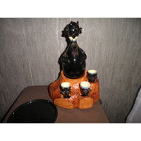 Набор рюмок и штоф На троих,на музыкальной подставке.Штоф-Чёрт,рюмки-Чёртята СССР.С рубля.