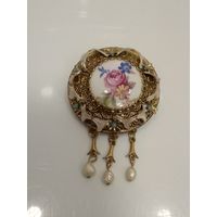 Брошь, позолота, эмаль, жемчуг