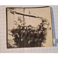 Фото вов Германия ТАНКИСТЫ РККА около танка награды.подписано(А47)