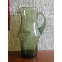 Графин из СССР. зелёное стекло.См.фото.