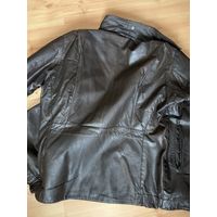 Оригинальная "шевретовая" куртка советских пилотов в размере 50, 52-3 в зависимости от пузика! Все замки отлично работают как и кнопки внизу.