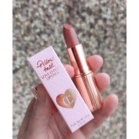 Помада Charlotte Tilbury в оттенке Naughty Talk