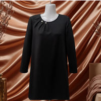 Элегантное черное платье с длинными рукавами