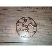 Тяжёлое, латунное панно "Три зайца", диаметр 12 см., Зап. Европа.