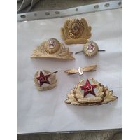 Лот значков цена за все