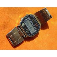 Электронные часы. Электроника 52Б - День Победы, 50 лет, Минский электротехнический завод. Торг есть.