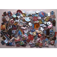 Значки города, архитектура, 150 штук, без повторов, все разные.