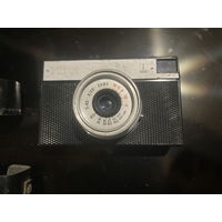 Фотопарат с чехлом